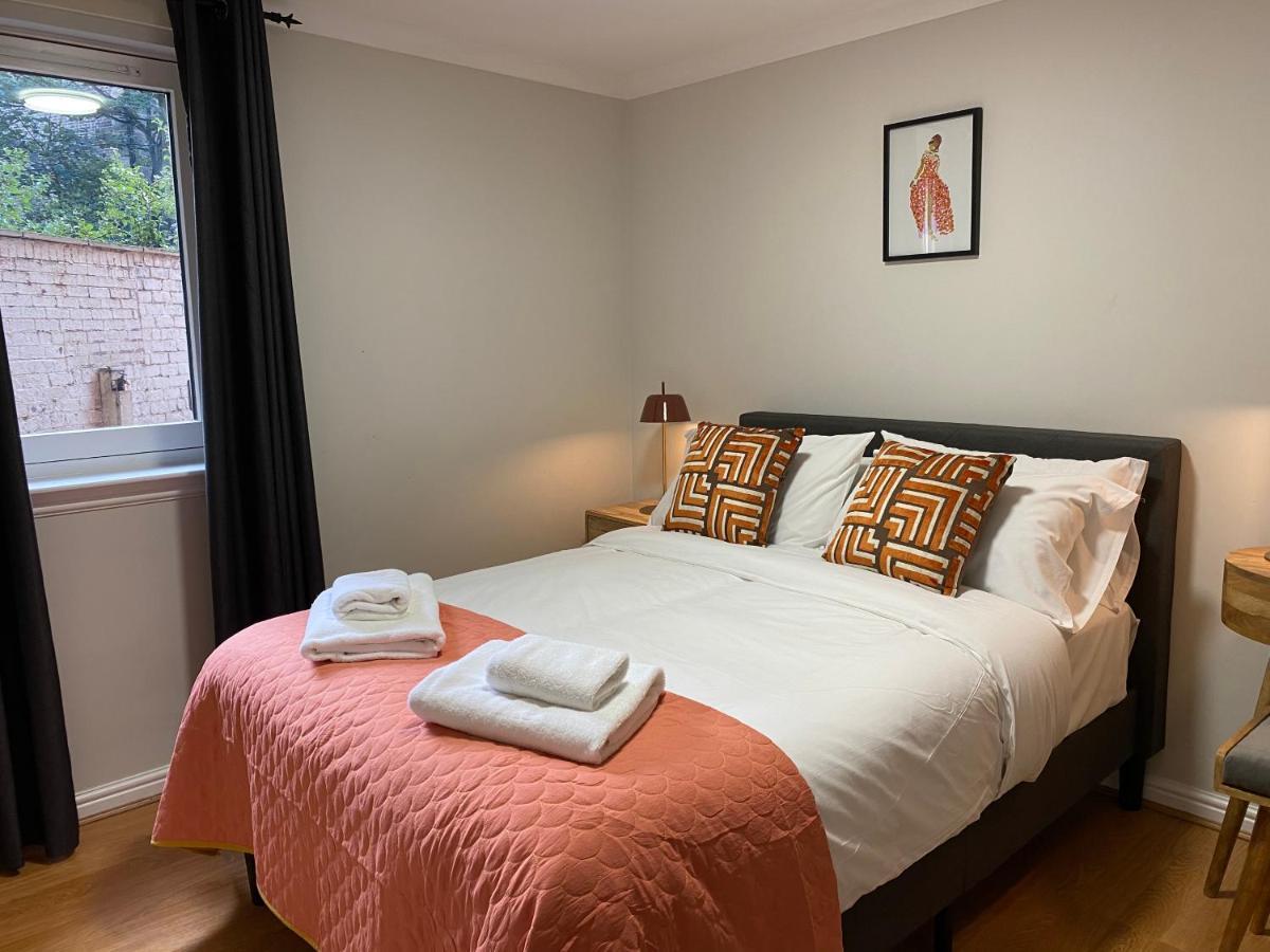 Apartment Private Main Door Lovely 2 Bedroom Edinburgh