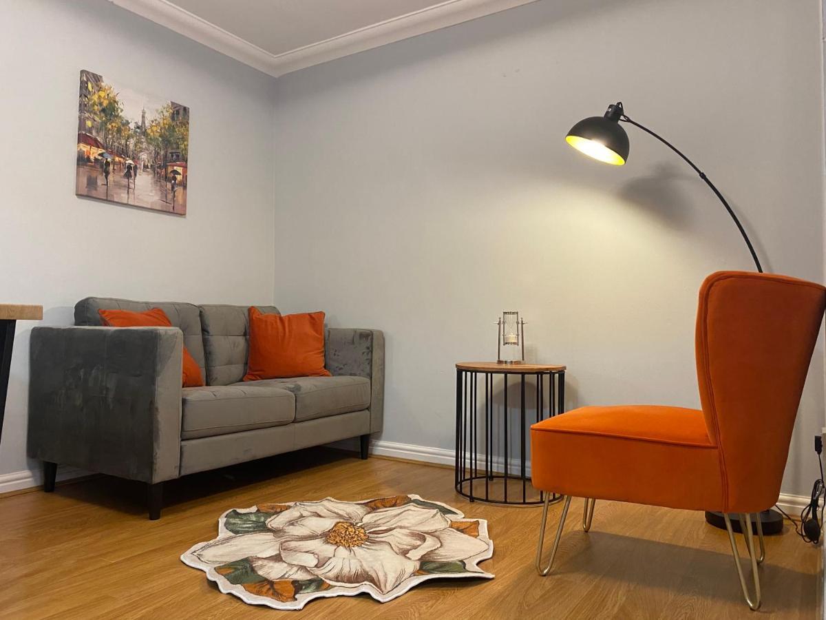 Apartment Private Main Door Lovely 2 Bedroom