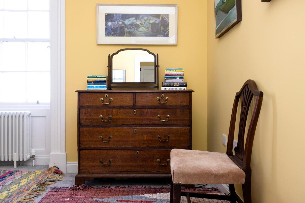 Joivy Inviting Flat At The Heart Of Edinburgh