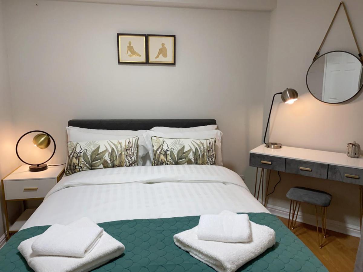 Private Main Door Lovely 2 Bedroom Edinburgh