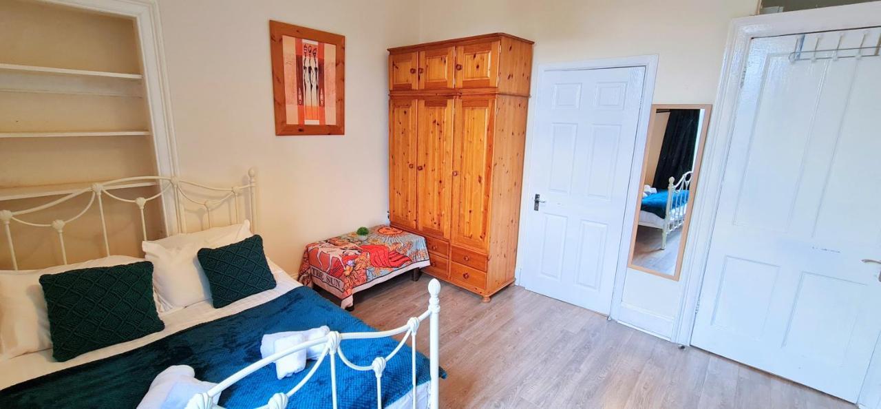 Spacious Ensuite In Centre - Five Star Amenities - Excellent Location Gasthof *