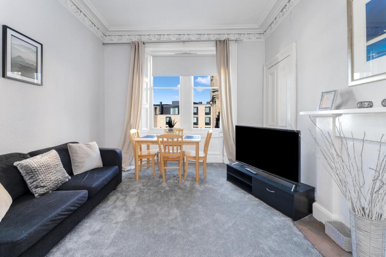 2 Bedroom Centre - Royal Mile - Castle & Waverley Train Station - Sleeps 4 Apartment EDI