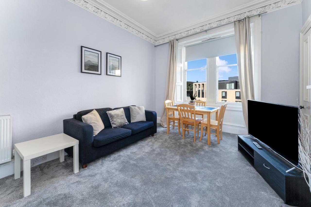 2 Bedroom Centre - Royal Mile - Castle & Waverley Train Station - Sleeps 4 * EDI