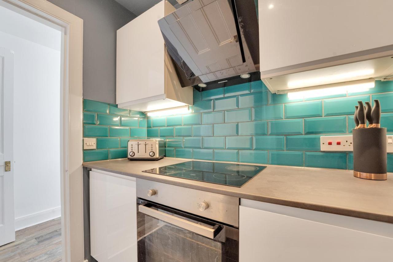 Apartment Centre 2 Bedroom Main Door Edinburgh