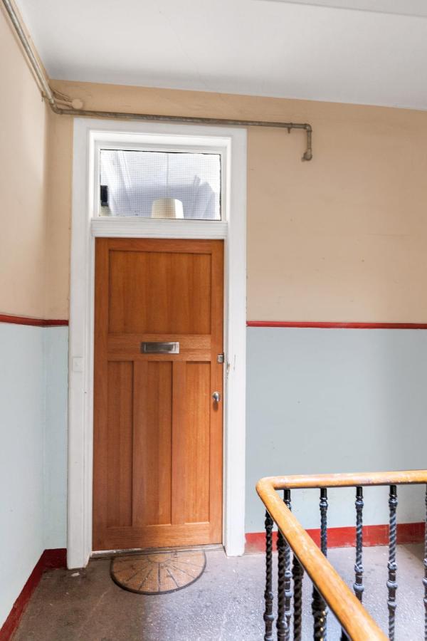 2 Bedroom Centre - Royal Mile - Castle & Waverley Train Station - Sleeps 4 Apartment