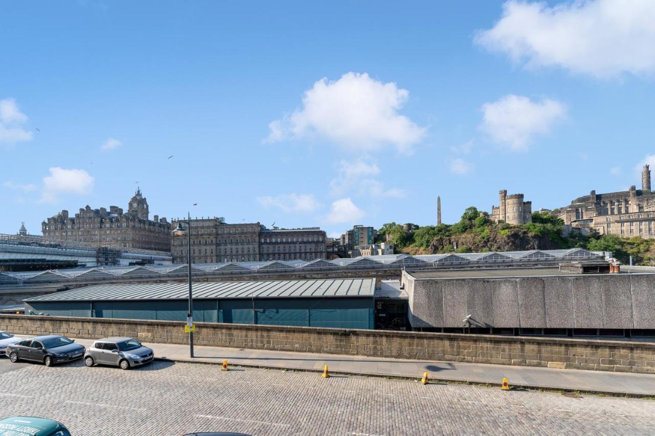 2 Bedroom Centre - Royal Mile - Castle & Waverley Train Station - Sleeps 4 * EDI