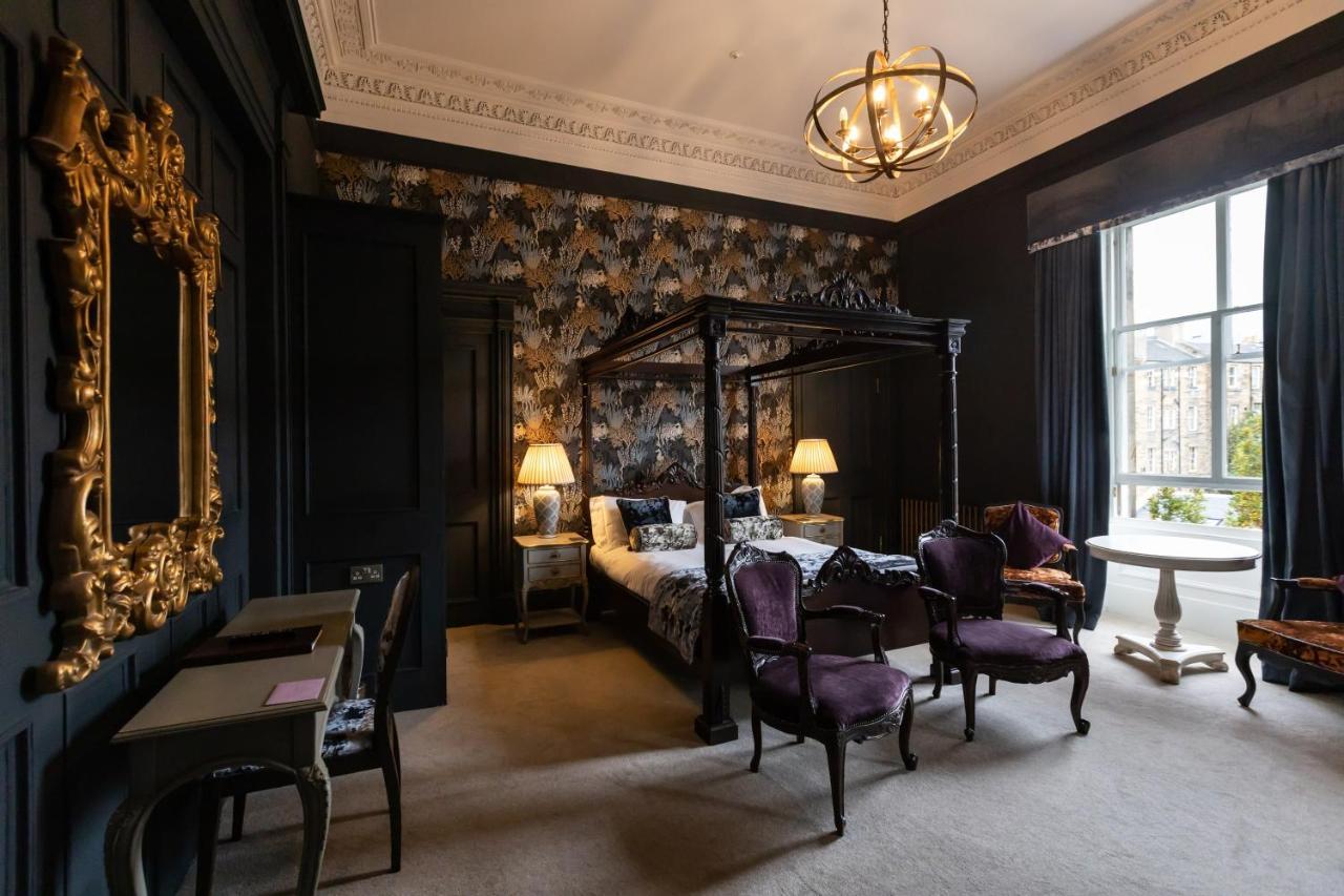 No11 Boutique & Brasserie