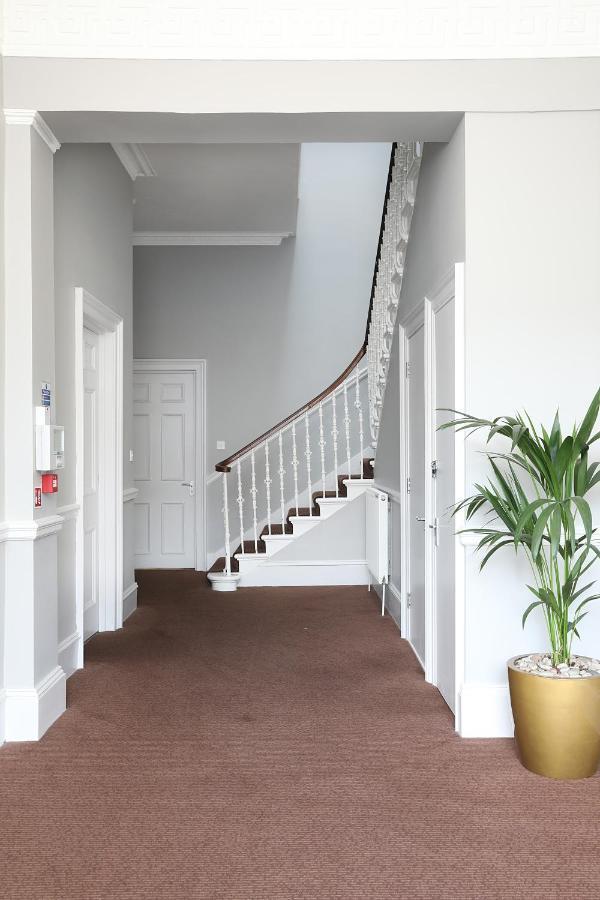 Cairn & 3* Edinburgh
