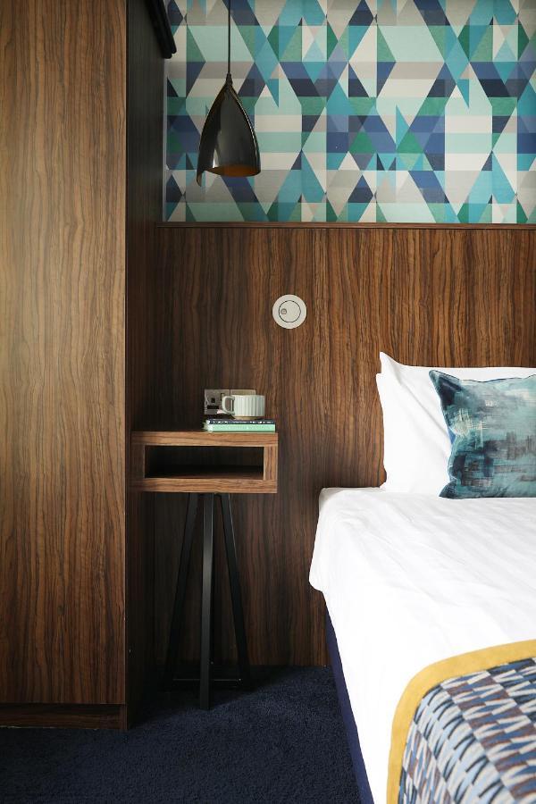 Cairn & 3* Edinburgh