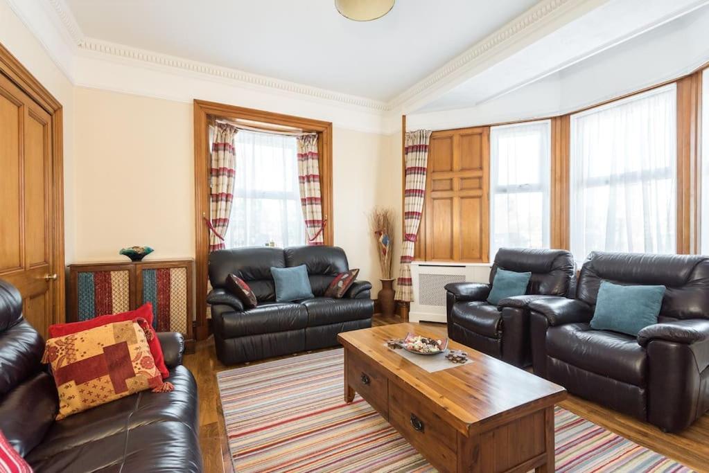Ferienhaus Abercorn Semi-detached House *