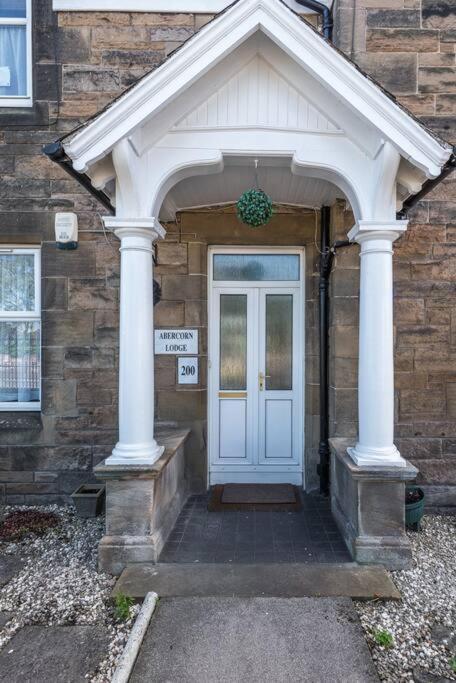 Ferienhaus Abercorn Semi-detached House *