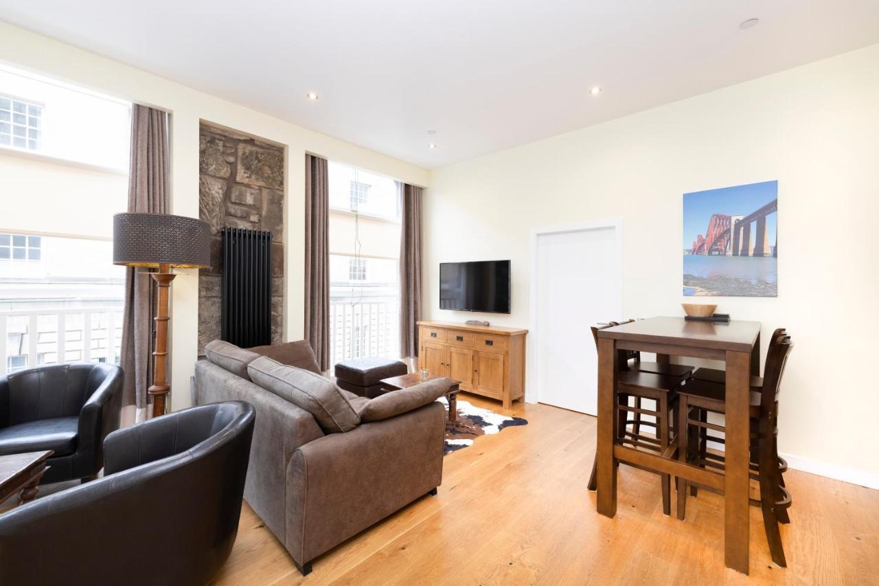 Joivy 1 Bed Flat In Old Town, Next To St Giles Cathedral