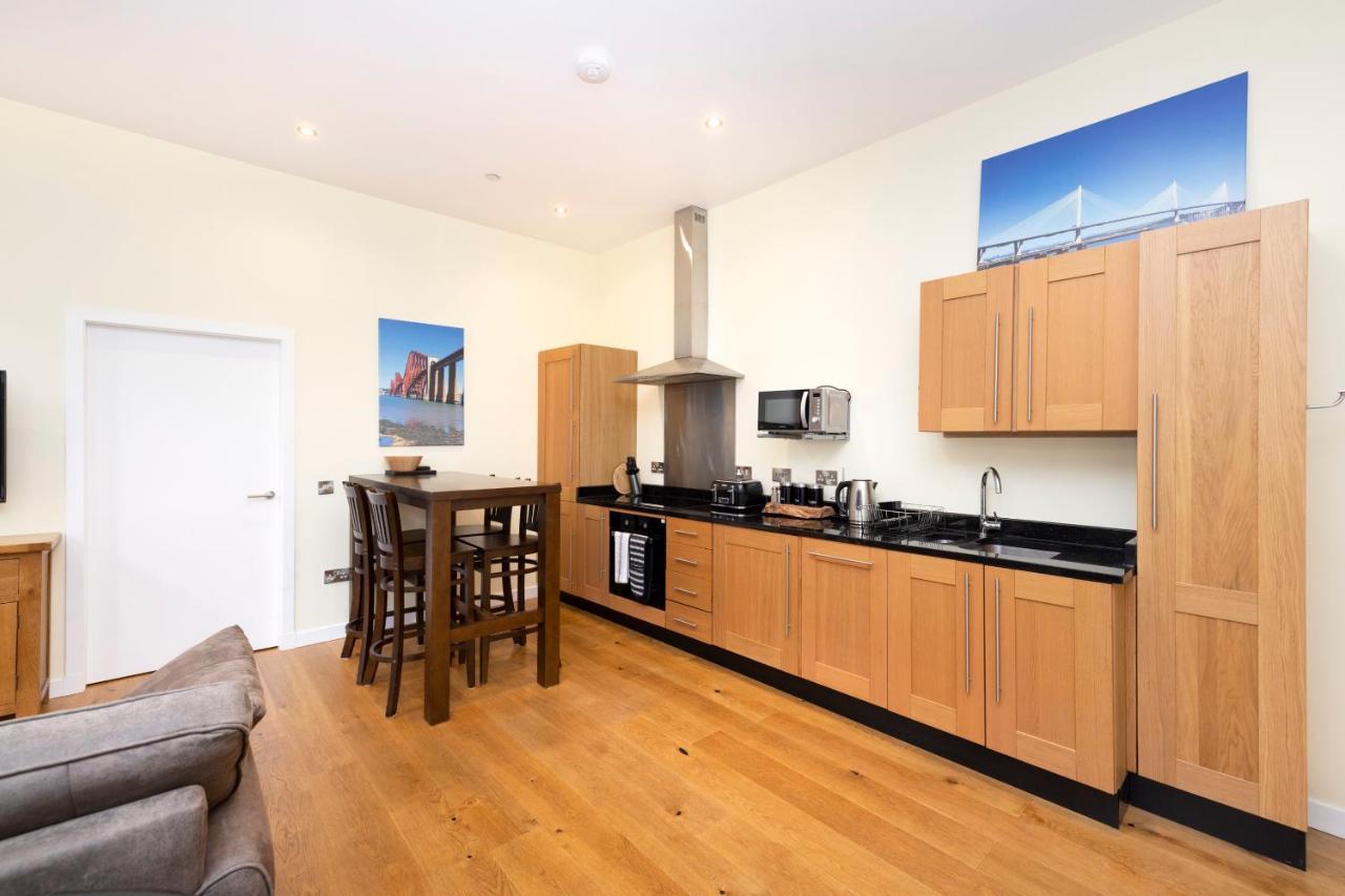 Joivy 1 Bed Flat In Old Town, Next To St Giles Cathedral *
