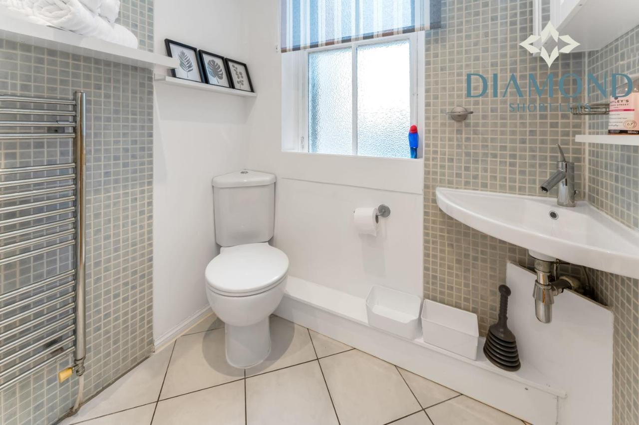 1 Bed Apartment, Royal Mile - Diamond Short Lets Apartment Edinburgh