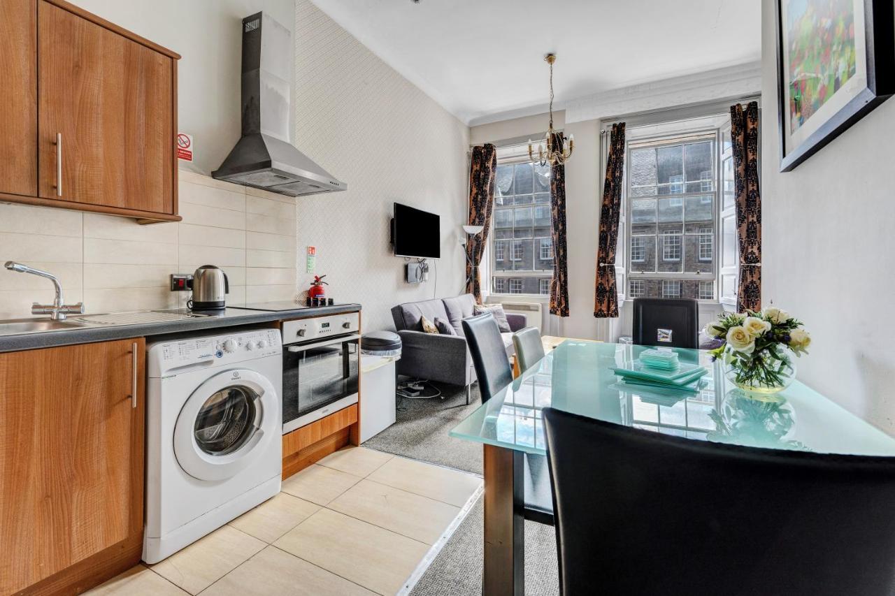 Unique 2 Bedroom Castle - Near Castle & Royal Mile Edinburgh