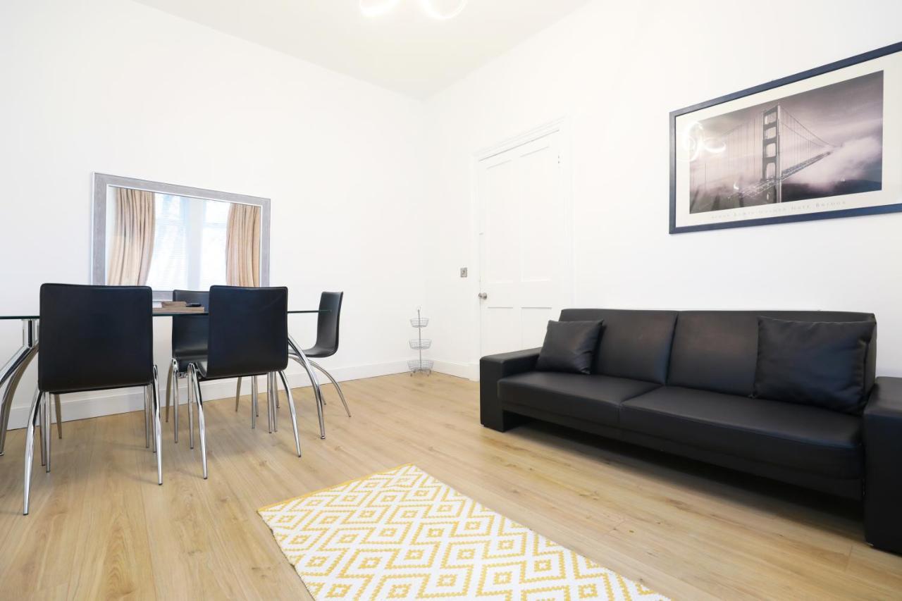 Guest house Gorgeous In Excellent Location - - Five Star Amenities