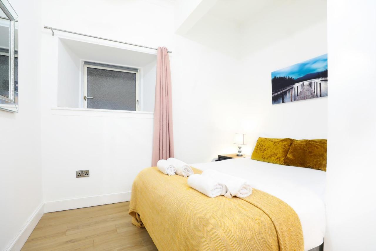 Stunning Modern 3 Bedroom * Edinburgh