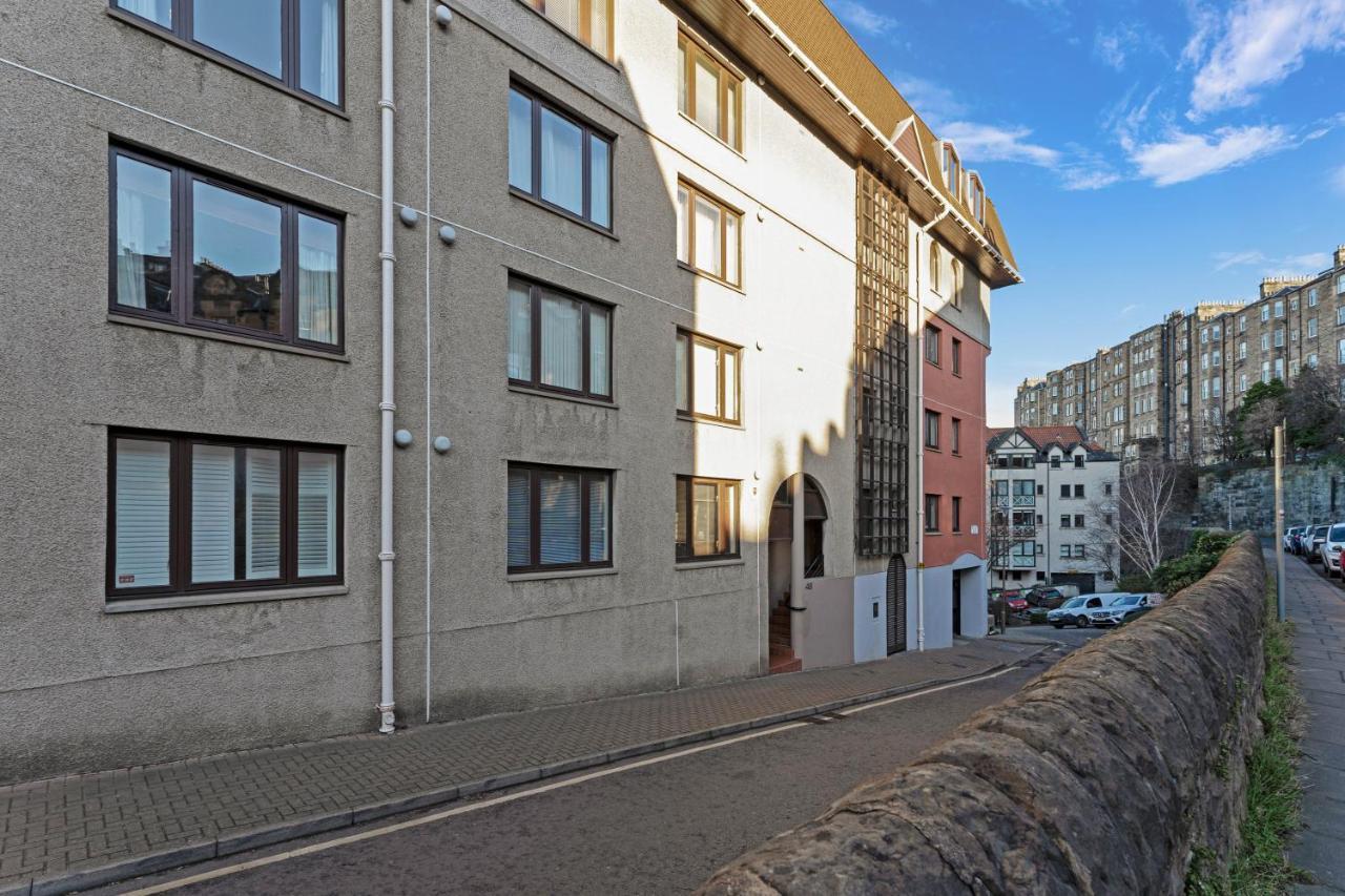 Apartment Elegant & Unique Getaway - Spacious 3 Bedroom, 2 Bathroom Centre - Free Allocated Parking. EDI