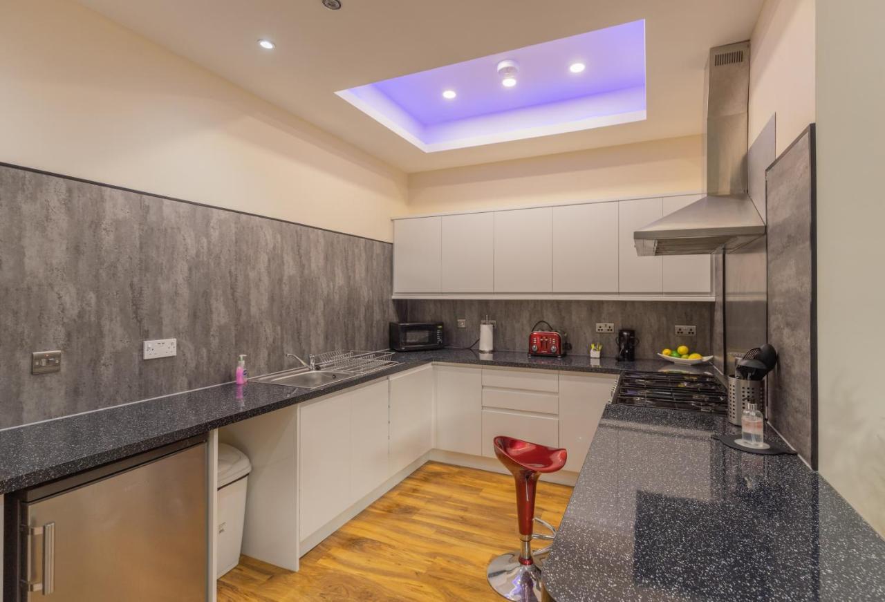 Apartment New 3-bedroom Close To Centre *