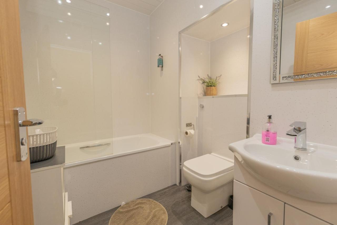 New 3-bedroom Close To Centre *