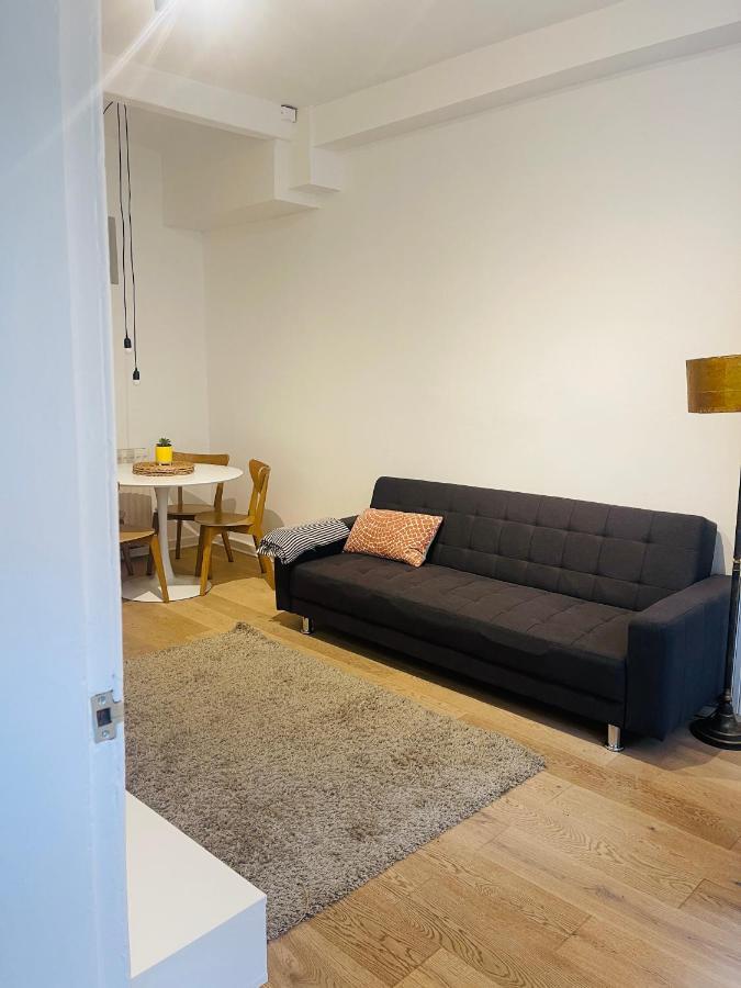 Ground Floor 1 Bedroom Flat In The Centre Apartment *