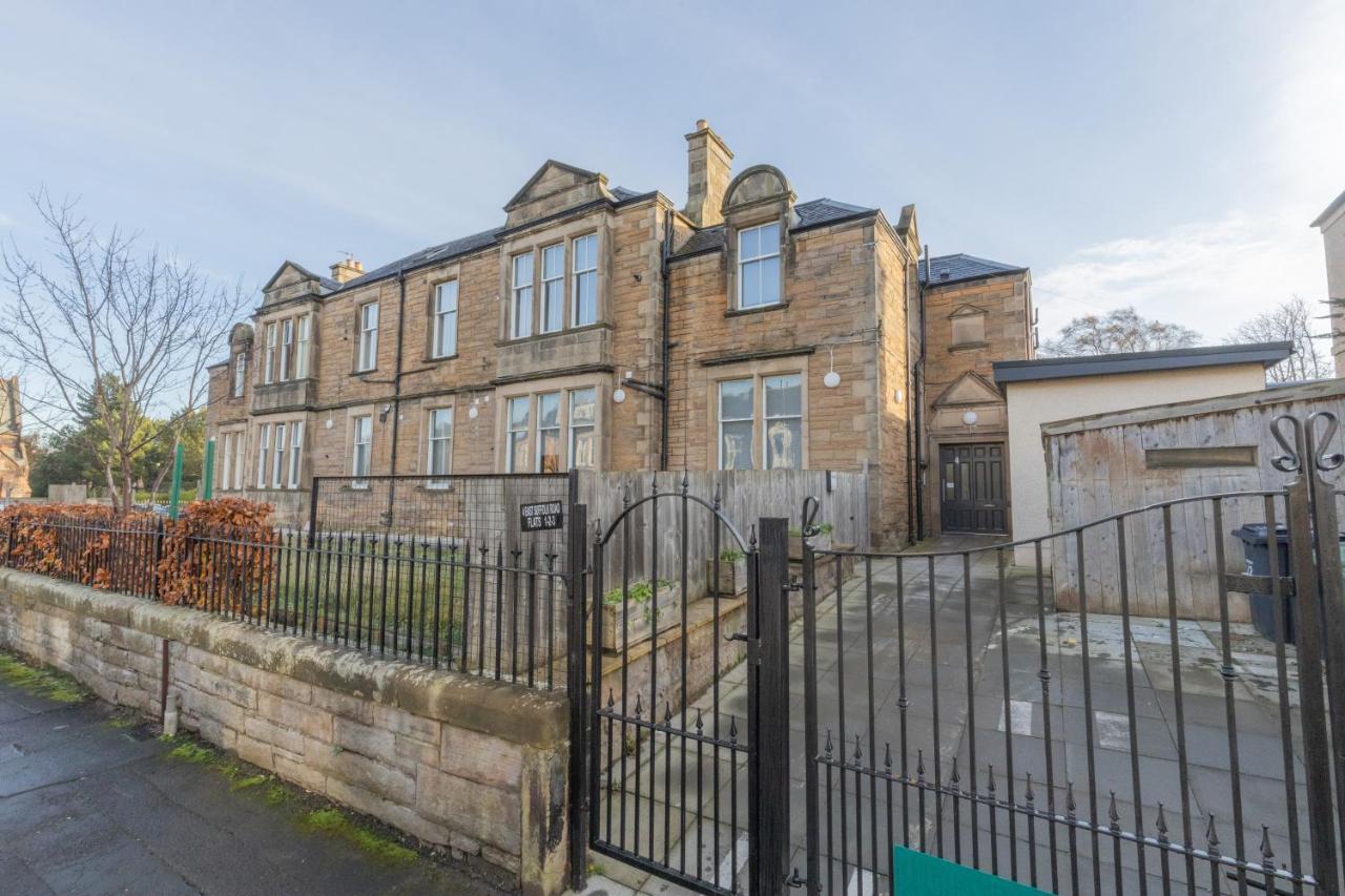 New 3-bedroom Close To Centre Apartment Edinburgh