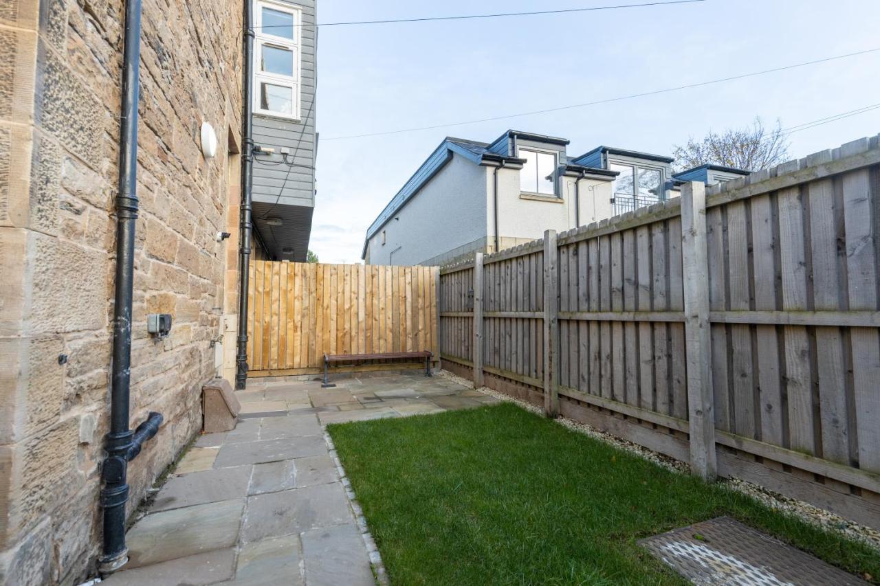 New 3-bedroom Close To Centre Apartment