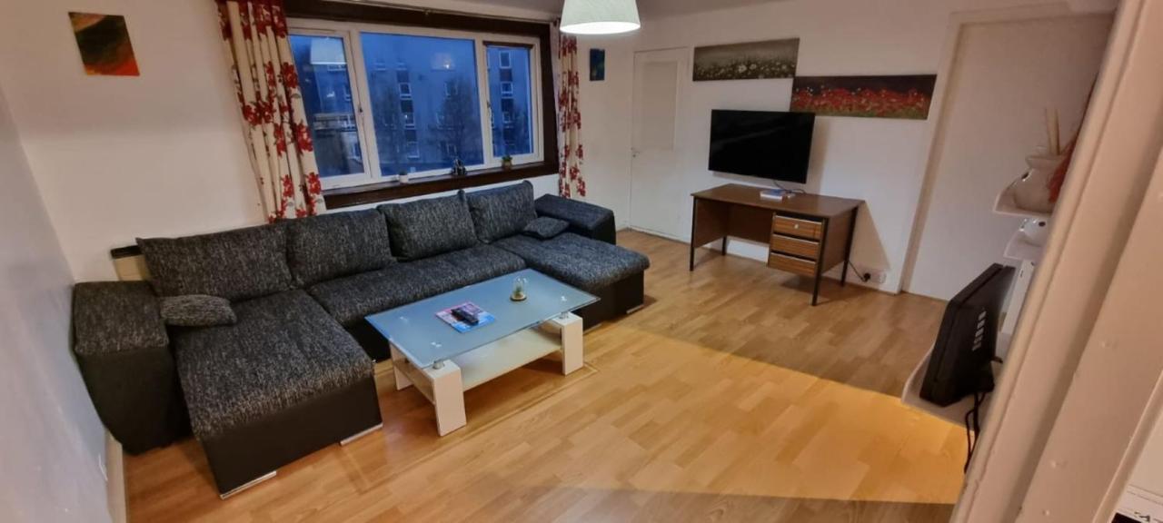 Cosy 2 Bedroom In The Heart Of - Excellent Location *