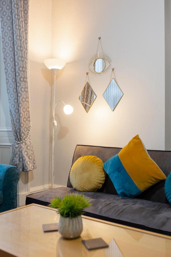 Oesis - Stylish Holiday Near Centre Ferienhaus *
