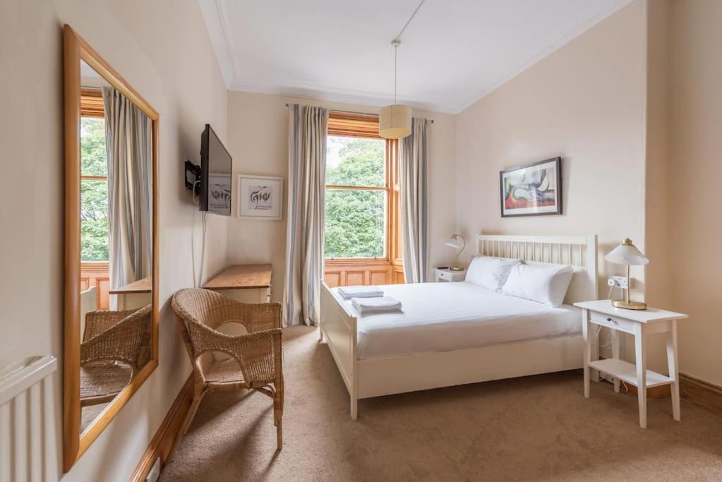 Beautiful 2 Bed 2 Bath Flat Overlooking Meadows Park Apartment Edinburgh