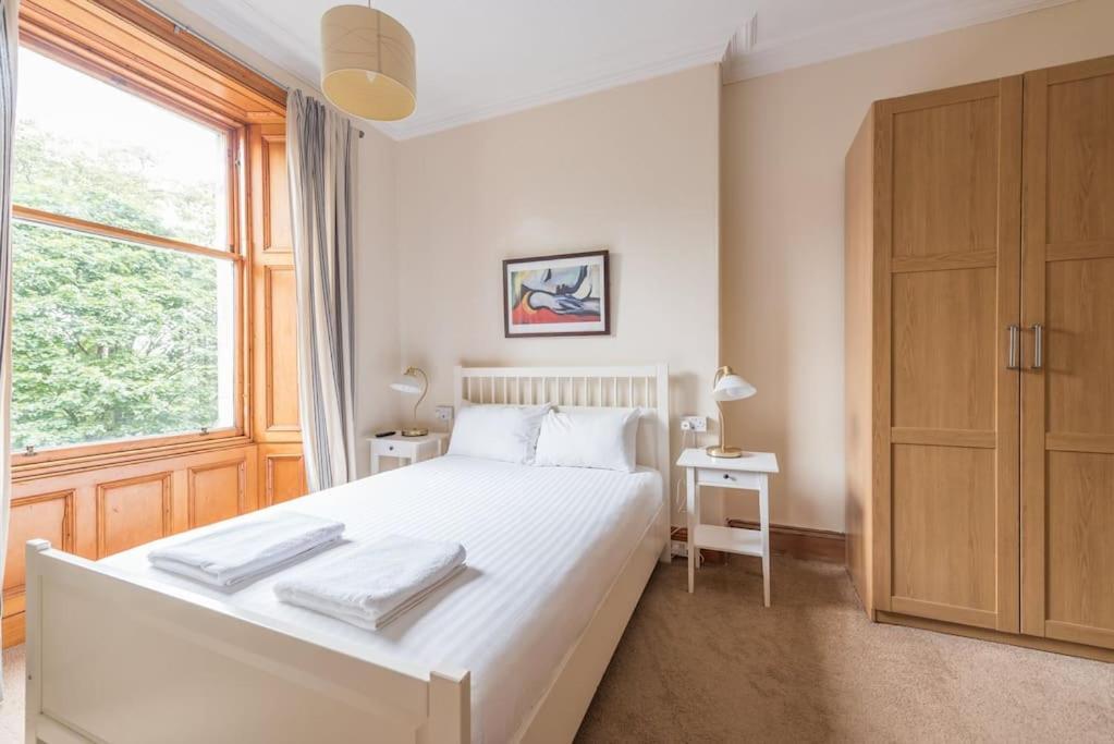 Apartment Beautiful 2 Bed 2 Bath Flat Overlooking Meadows Park *