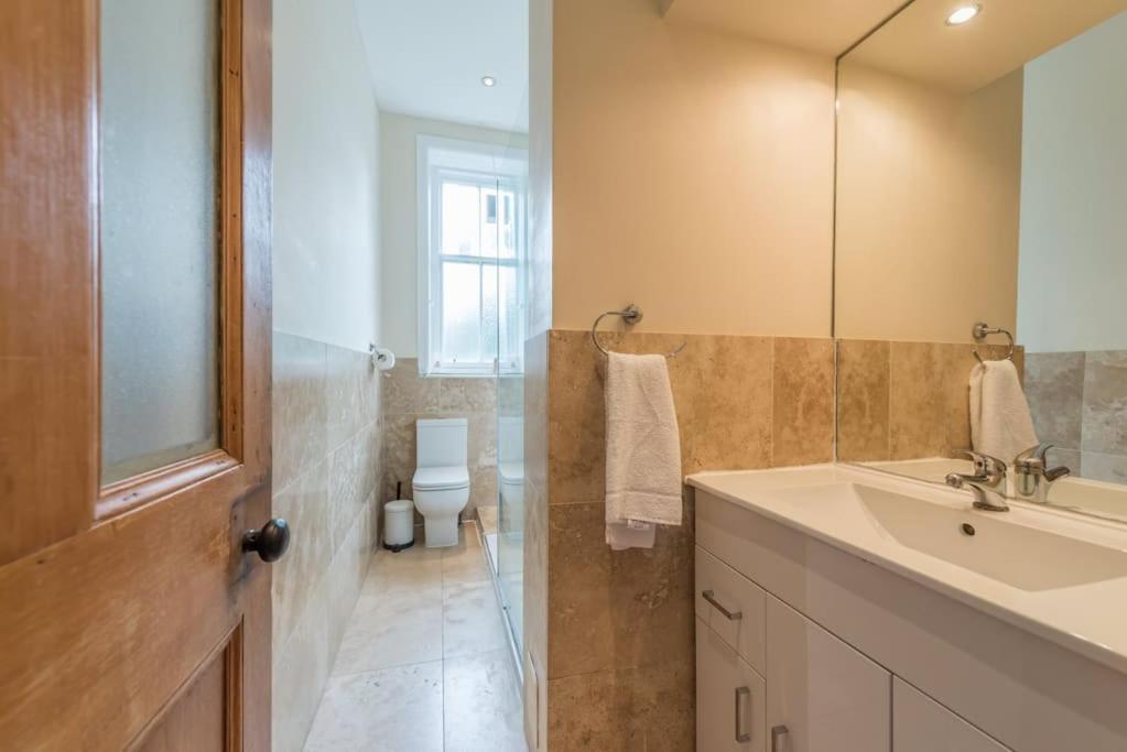 Apartment Beautiful 2 Bed 2 Bath Flat Overlooking Meadows Park *