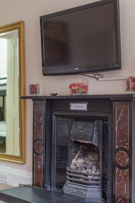 Apartment Beautiful 2 Bed 2 Bath Flat Overlooking Meadows Park *