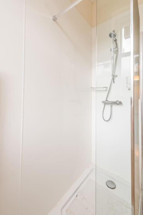 Apartment Beautiful 2 Bed 2 Bath Flat Overlooking Meadows Park Edinburgh