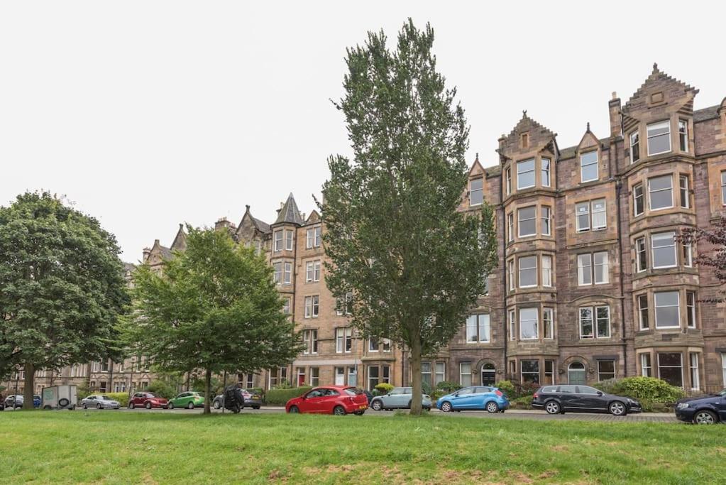Beautiful 2 Bed 2 Bath Flat Overlooking Meadows Park Edinburgh