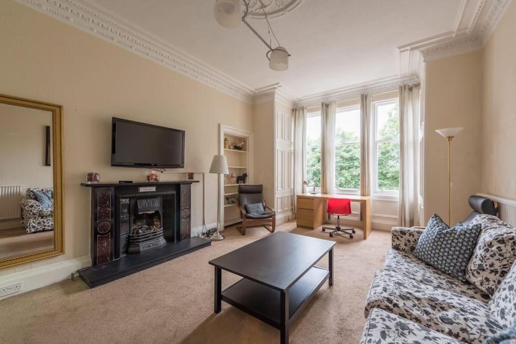 Apartment Beautiful 2 Bed 2 Bath Flat Overlooking Meadows Park Edinburgh