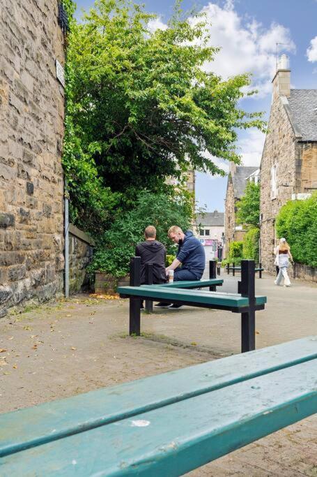 Cheerful - Westend * Edinburgh