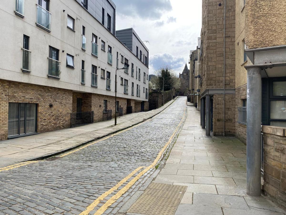 Old Town, Free Parking, Outlander Experience EDI