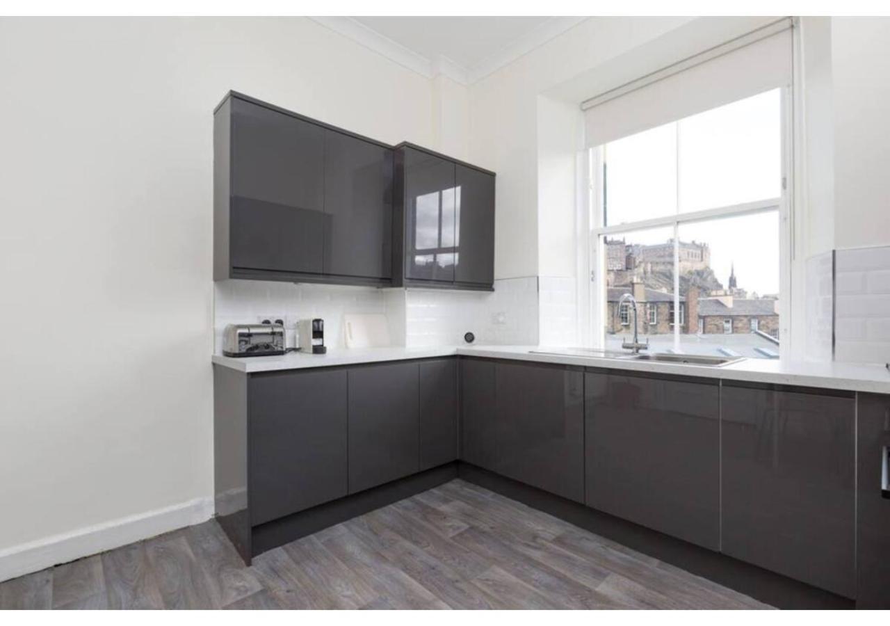 Joivy Elegant 3-bed Flat Near Castle * Edinburgh