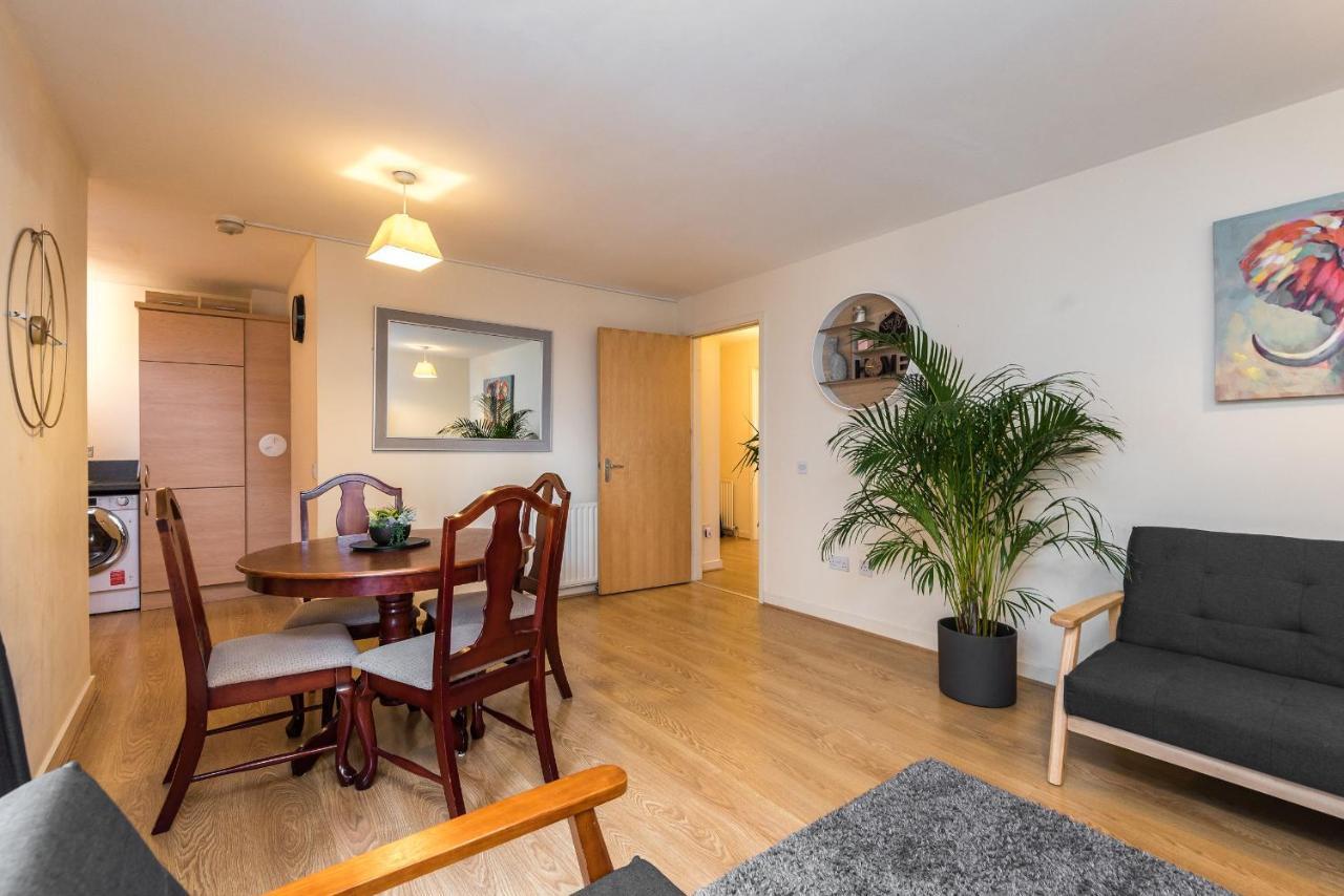 Elegant 2 Bedroom Centre - Free Parking - Private Balcony * Edinburgh