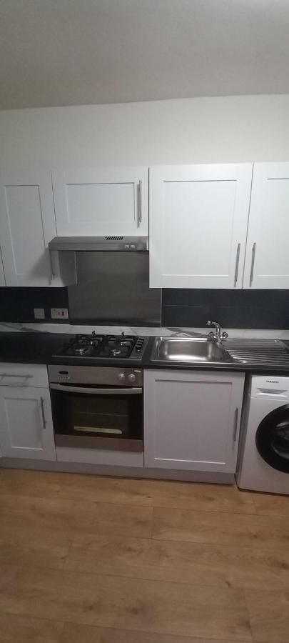 Apartment Lovely Spacious Double Beds Sleeps 8 *