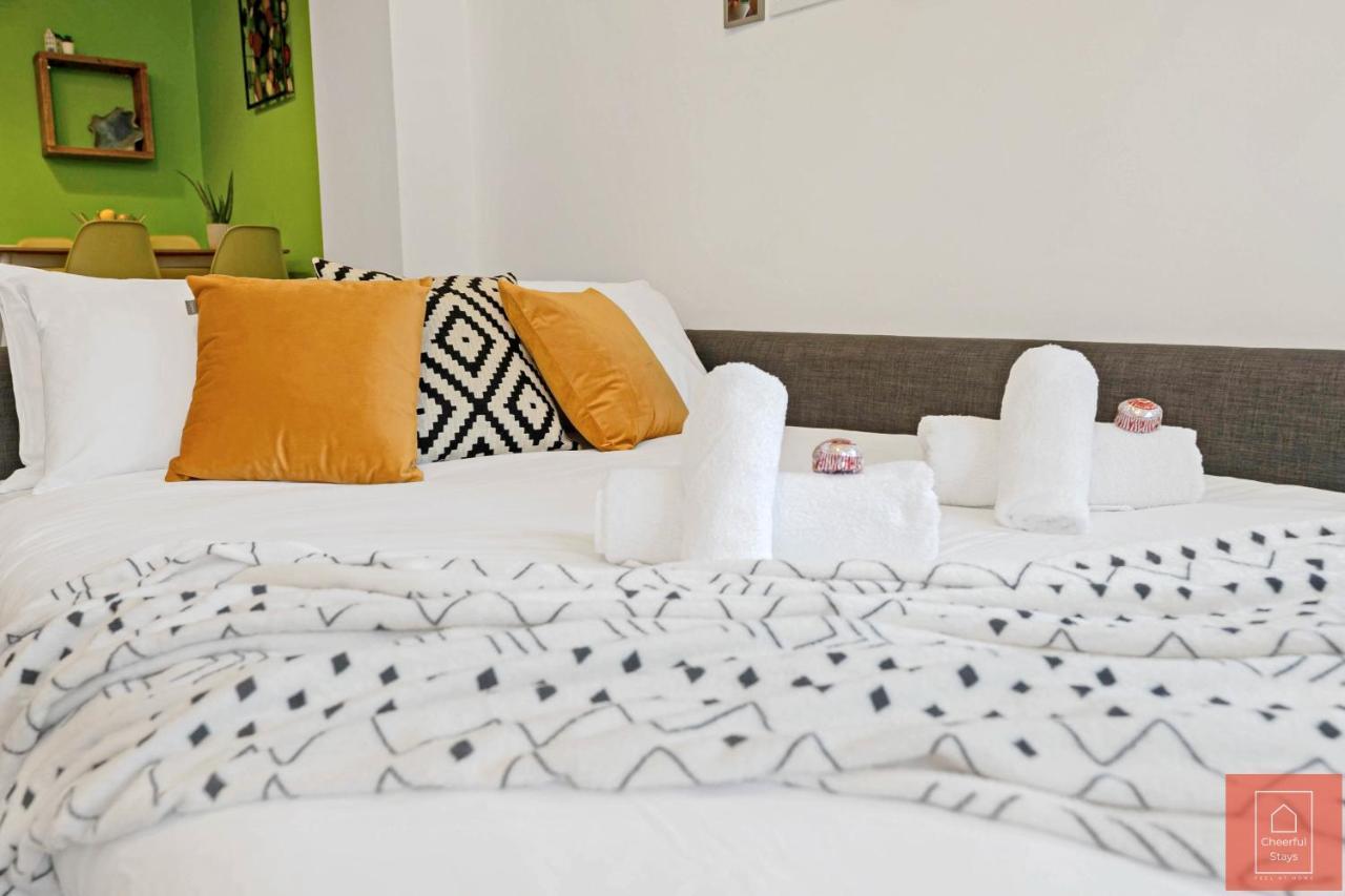 Cheerful Stays: Spacious Flat In Vibrant Leith EDI