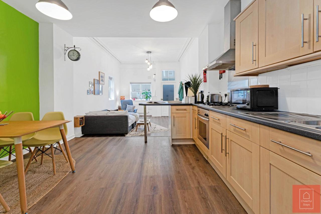 Cheerful Stays: Spacious Flat In Vibrant Leith EDI