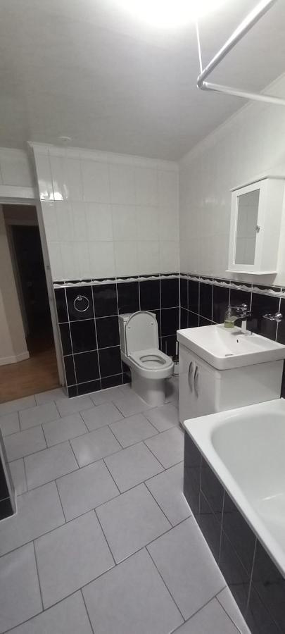 Apartment Lovely Spacious Double Beds Sleeps 8 Edinburgh