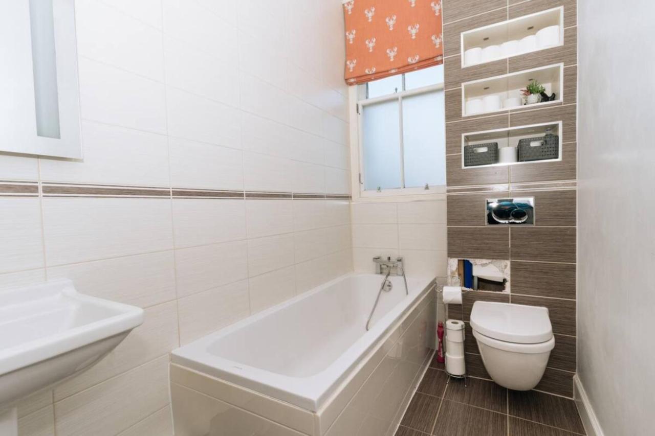 Beautiful In Stockbridge Apartment