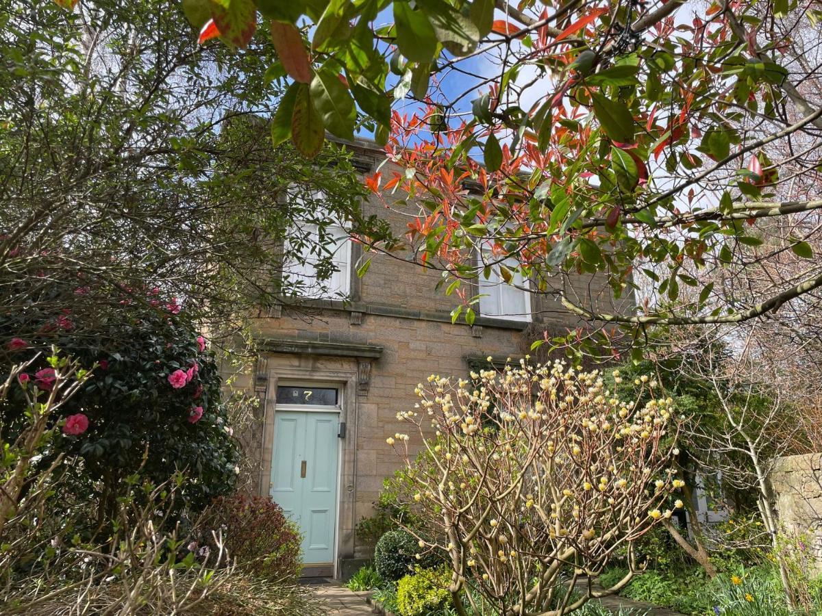 Large 3 Double Bedroom Period House With Parking * Edinburgh