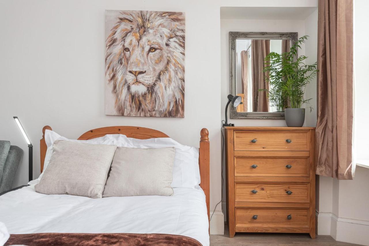 Apartment Contemporary 3 Bed City Centre - Ensuite EDI