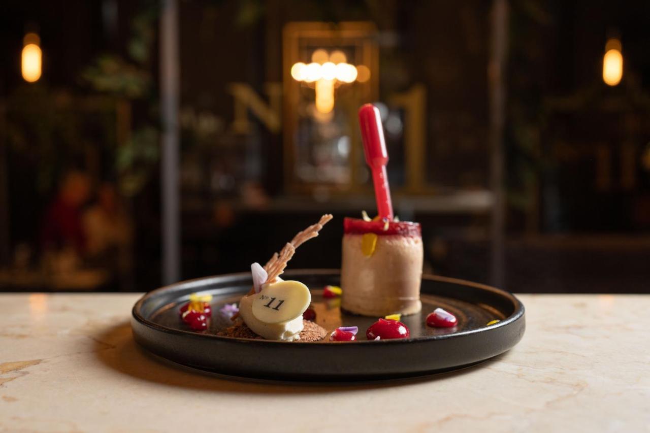 No11 Boutique & Brasserie