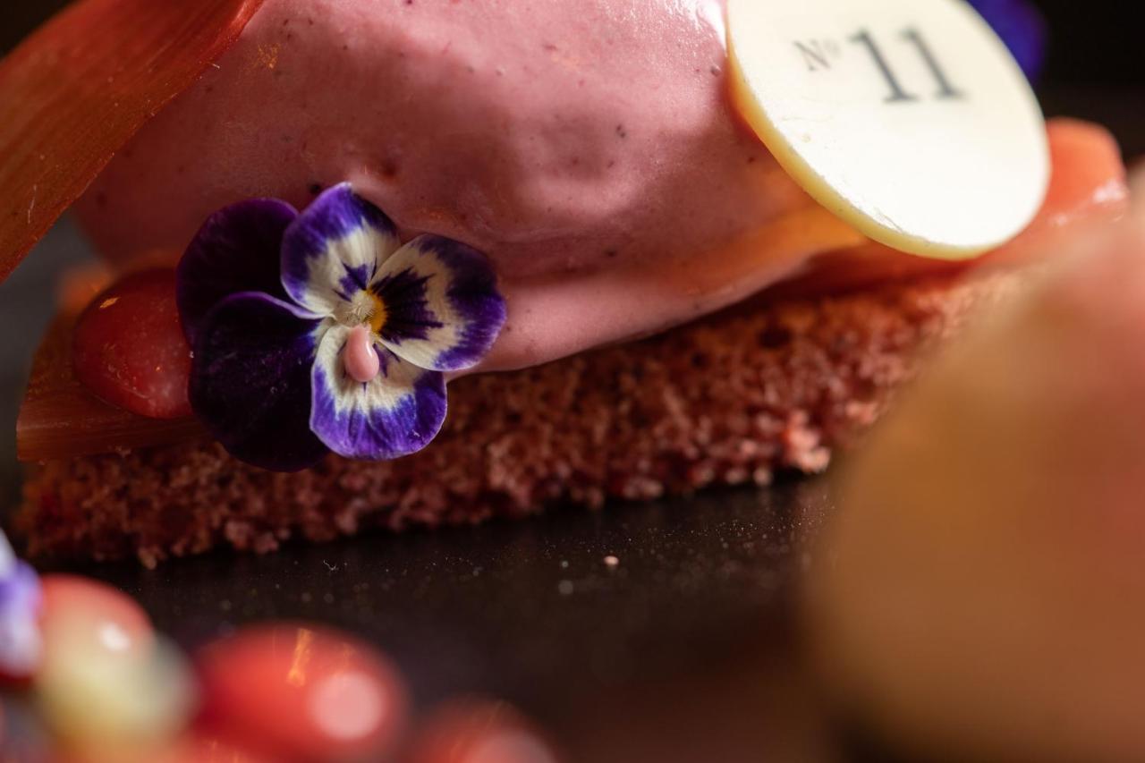 Hotel No11 Boutique & Brasserie 4*