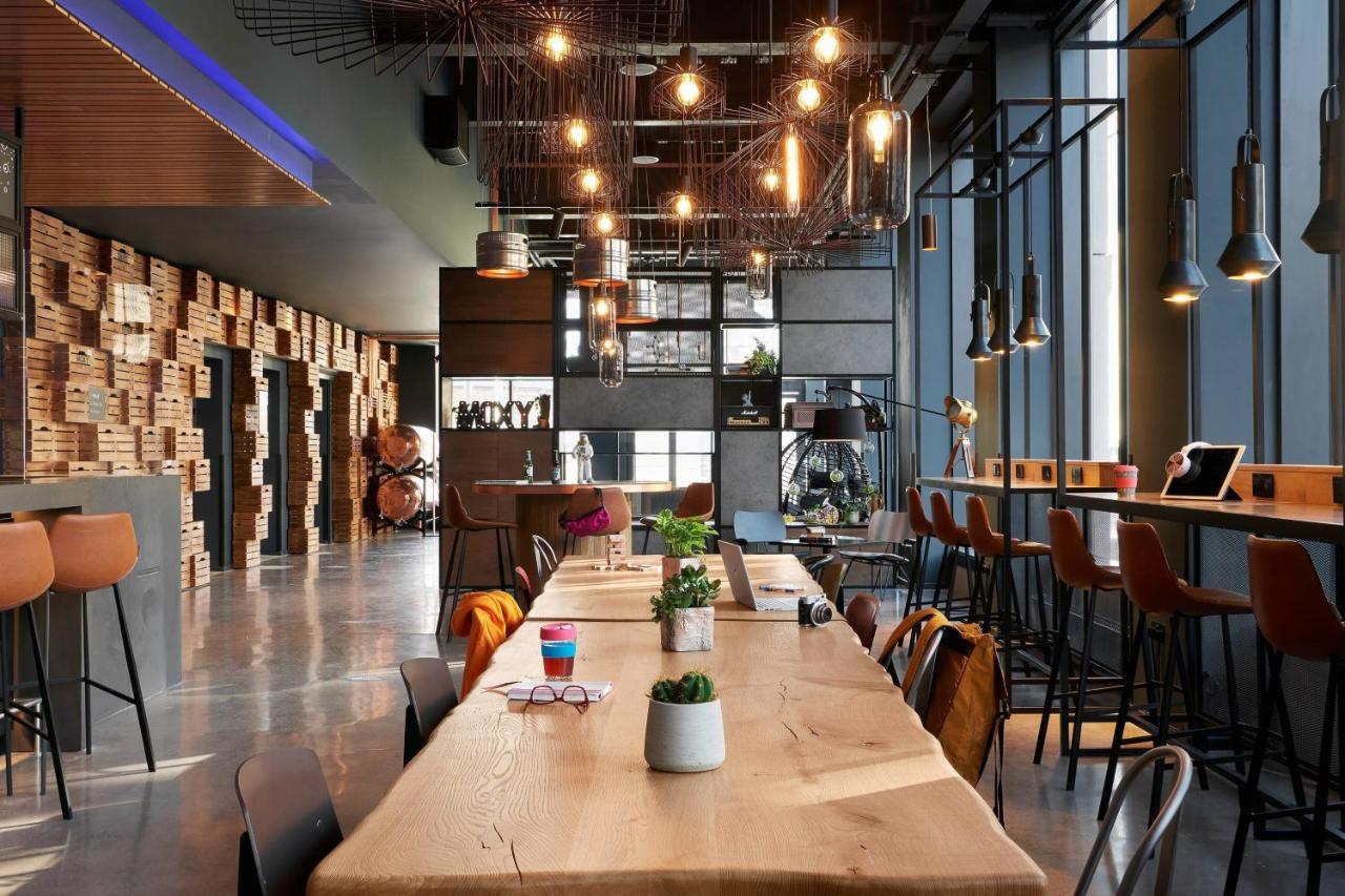 Moxy Fountainbridge Hotel
